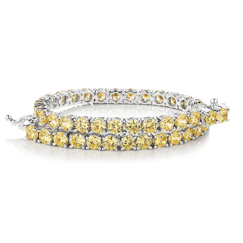 Round Brilliant tennis bracelet with 11 carats* of diamond simulants in sterling silver